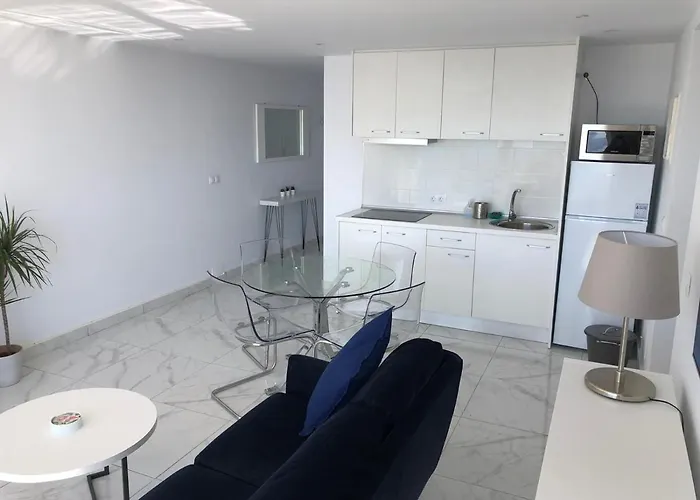 Sea View Near Port *